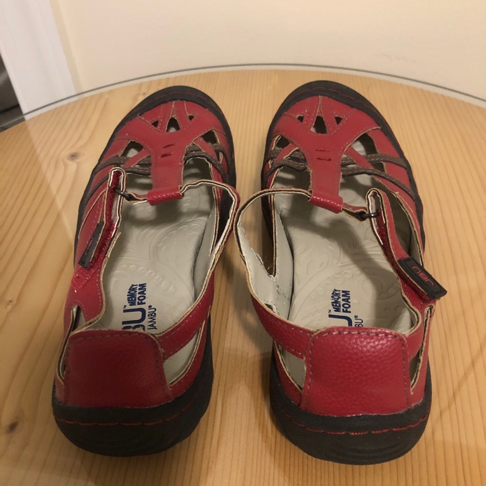 JBU Women's Red and Brown Strappy Closed-Toe Sandals - Picture 4 of 6